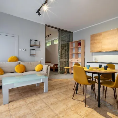 Niezalezny Apartament Z Klimatyzacja I Parkingiem - Pogodna Kudowa Zdroj Exterior photo