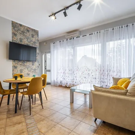 Niezalezny Apartament Z Klimatyzacja I Parkingiem - Pogodna Kudowa Zdroj Exterior photo