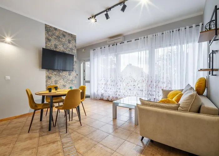 Niezalezny Apartament Z Klimatyzacja I Parkingiem - Pogodna